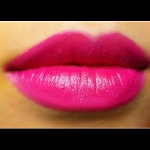 💄MAC GIRL ABOUT TOWN LIPSTICK